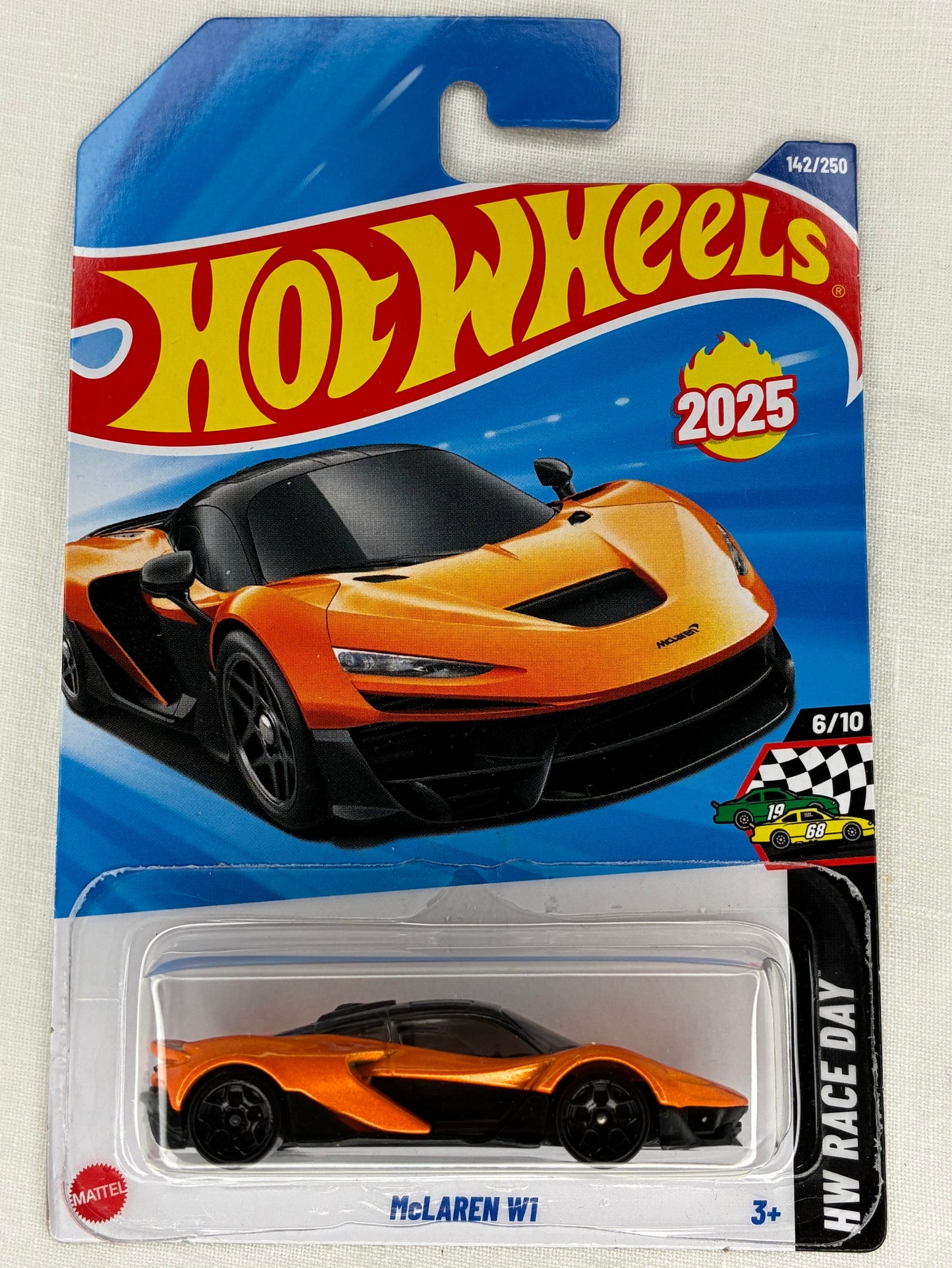 Hot Wheels McLaren W1 – Orange & Black – 2025 HW Race Day 6/10 – Card #142/250 – Mint
